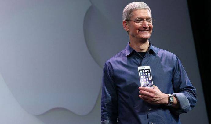 टीम कूकनं मागील भारत दौऱ्याच्या दरम्यान फारच आशेनं म्हटलं होतं की, भारतात अॅपल हजारो वर्षापर्यंत राहिल. तसेच भारतात अॅपलचं भविष्य चांगलं आहे. त्यामुळे जुन्या स्मार्टफोनला नव्या वॉरंटीसह ते विकणार होते. सध्या चीनसह अनेक देशात अॅपलच्या विक्रीत घट झाली आहे. त्यामुळे भारत ही मोठी बाजारपेठ असून तिथे ही अॅपलच्या विक्रीचा मानस टीम कूक यांचा होता.