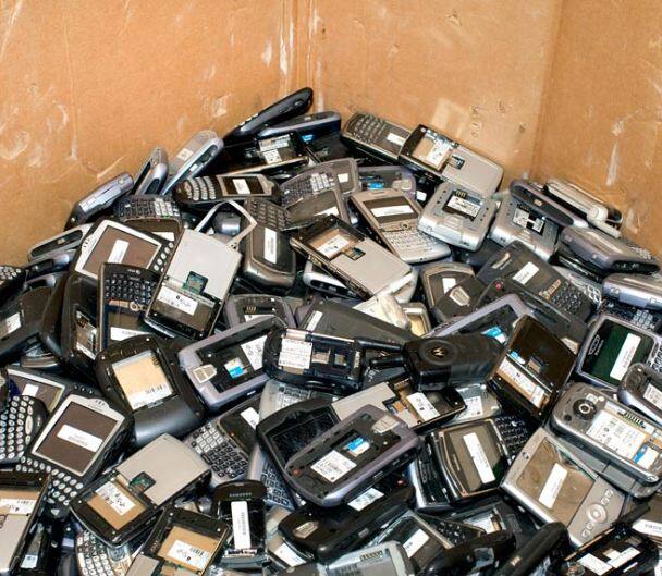 भारत सरकारच्या मते, अशा बिजनेसमुळे देशात ई-कचरा वाढेल. जे नष्ट करणं फारच कठीण असतं. देशात ई-कचरा वाढत आहे. त्यामुळे सध्या तरी अशी काही योजना सरकार येऊ देण्याचा विचारात नाही.