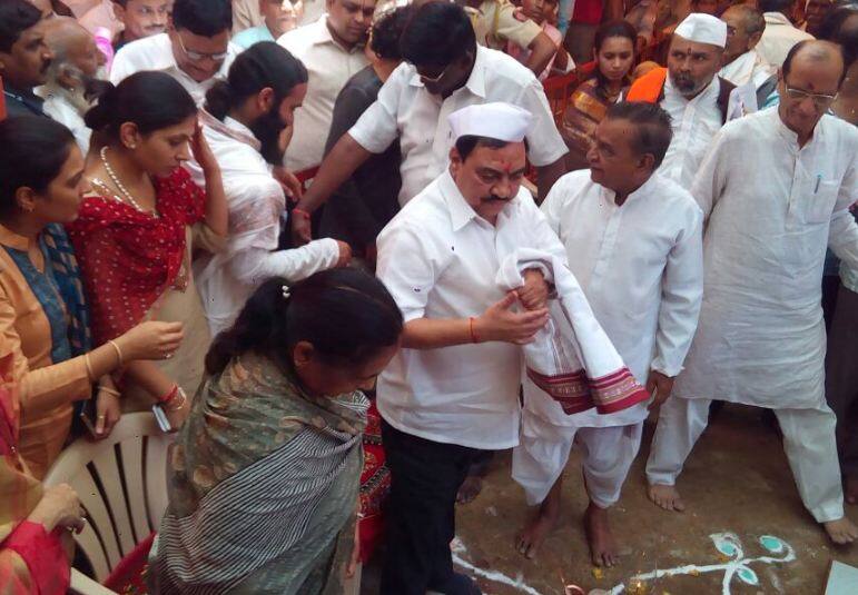 कॅबिनेट, लाल दिवा, प्रोटोकॉल सोडून खडसे मुक्ताईनगरात