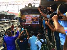 मुंबई-पुण्याची लाईफलाईन @86