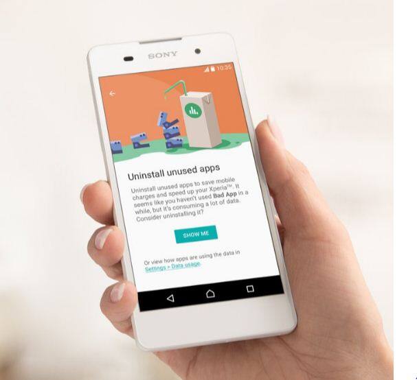 अँड्रॉईड 6 मार्शमेलो ऑपरेटिंग सिस्टमवर आधारित आहे. यामध्ये 2700 mAh नॉन रिमूव्हेबल बॅटरी आहे. 