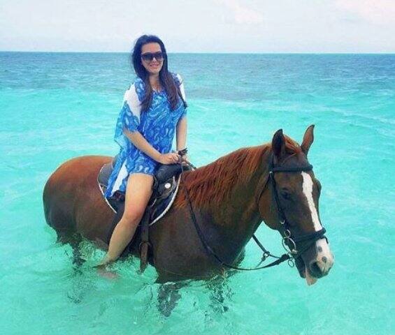 त्रिशालाचा हॉट लूक