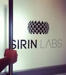 तब्बल 10 लाखाचा स्मार्टफोन लाँच