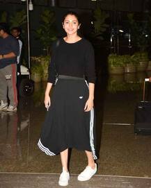 शूटींगसाठी अनुष्का हंगेरीला रवाना, अलिवदा करण्यासाठी विराट एअरपोर्टवर पोहचला!