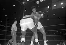 ऑलिम्पिक मेडल नदीत फेकून देणारा बॉक्सर