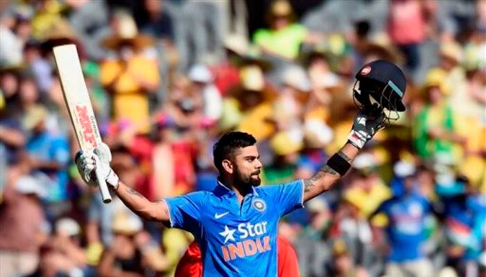 कर्णधार धोनीला मागे टाकत टीम इंडियाचा कसोटीचा कर्णधार आणि तुफानी फलंदाज विराट कोहली एमआरएफच्या (MRF) स्टिकरसाठी आठ कोटी घेतो.