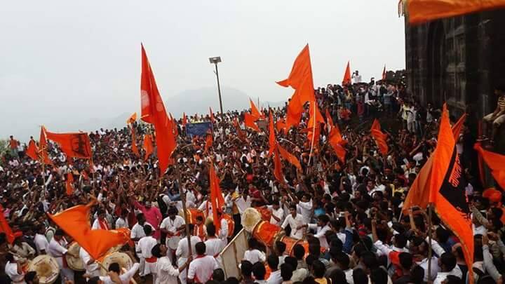 छत्रपती राजघराण्याच्या राजपुरोहिताच्या मंत्रोच्चारात राज्याभिषेक सोहळा पार पडला