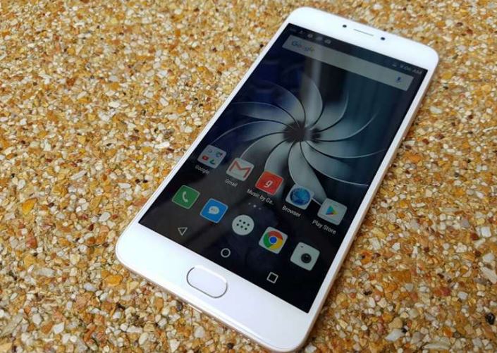 Yu Yunicorn मध्ये 5.5 इंच आकाराची मिराव्हिजन 2.0 ही एचडी स्क्रिन आणि 4000mAh क्षमतेची बॅटरी आहे. 