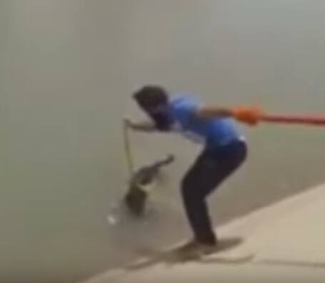 या घटनेचा व्हिडीओ यू ट्यूबवर कॅटर्स क्लिप या नावाने अपलोड करण्यात आला आहे. व्हिडिओत सरवन सिंह त्याच्या पगडीचा आधार घेऊन कॅनलमध्ये उतरताना दिसत आहे.