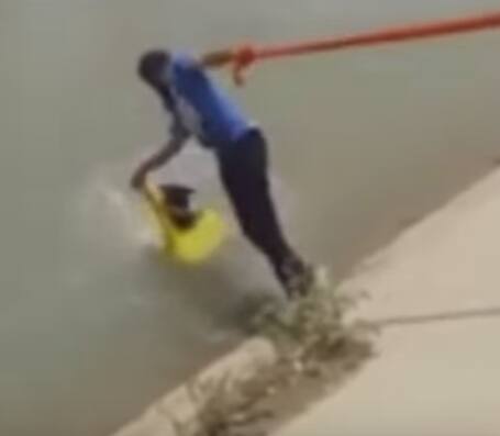 सरवन सिंहने पगडी उतरवून ती झाडाला बांधली. एका हाताने वस्त्राचा आधार घेऊन कॅनलमध्ये उरतला. त्यानंतर एका पिवळ्या रंगाच्या कापडात कुत्र्याला गुंडाळून त्याचा जीव वाचवला. यानंतर तिथे असलेल्या लोकांनी सरवन सिंहला सलाम केला.