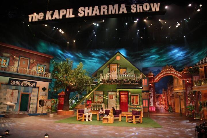 ‘सैराट’मध्ये रिंकू आणि आकाशसोबत छाप पाडणारा लंगड्या म्हणजेच तानाजी गालगुंडे म्हणाला की, “सैराटमध्ये काम करेन हेच कधी वाटलं नव्हतं, कपिलच्या शोणध्ये येण्याची गोष्ट दूरच. त्याच्या शोमध्ये हजेरी लावली यावर विश्वासच बसत नाही.”