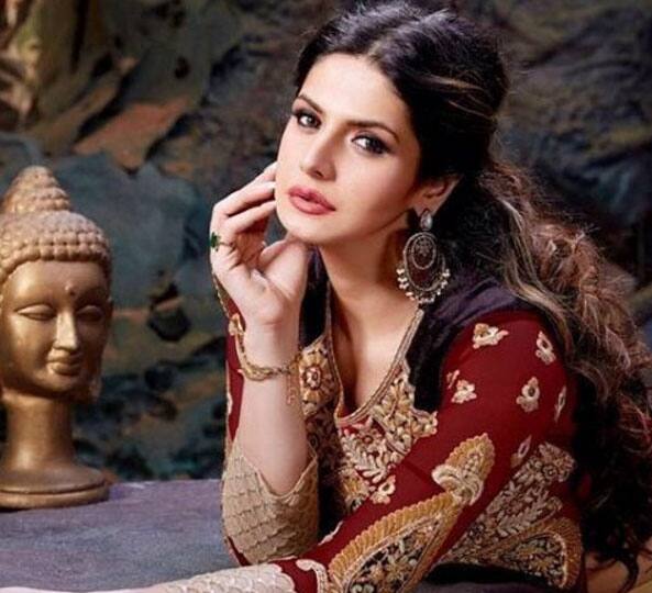 झरीन खान लवकरच साई कबीरच्या आगामी 'डिव्हाईन लव्हर्स' या सिनेमात दिसणार आहे. (फोटो : इन्स्टाग्राम)