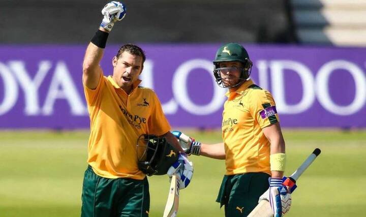 इंग्लंडच्या मायकल लब आणि रिकी वेसल्स यांनी 'अ' श्रेणीच्या एकदिवसीय क्रिकेट सामन्यात रेकॉर्ड ब्रेक भागीदारी रचण्याचा पराक्रम केला आहे.