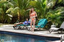 अभिनेत्री लिंडसे लोहानचा बिकनी अवतार!