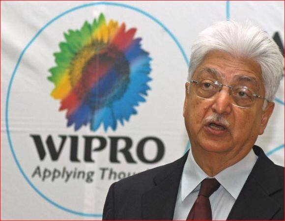 अझीम प्रेमजीः पद्म विभूषण पुरस्कार विजेते अझीम प्रेमजी विप्रो लिमिटेड या सॉफ्टवेअर कंपनीचे प्रमुख आहेत. त्यांच्याकडे 16.5 मिलीयन डॉलर एवढी संपत्ती आहे. त्यांचा भारतातील श्रीमंत व्यक्तिंच्या यादीत तिसरा क्रमांक लागतो. 