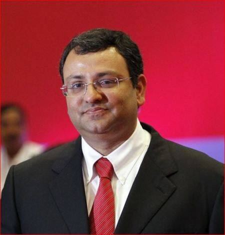 सायरस पलोनजी मिस्त्रीः उद्योजक पलोनजी मिस्त्री हे 28 डिसेंबर 2012 पासून टाटा समुहाचे सहावे अध्यक्ष म्हणून कार्यरत आहेत. त्यांच्याकडे एकूण 16.3 मिलीयन डॉलर संपत्ती आहे. मिस्त्री हे भारतातील चौथे श्रीमंत व्यक्ति आहेत. 