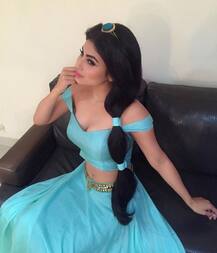 अभिनेत्री मौनी रॉयचा आगळावेगळा लूक!