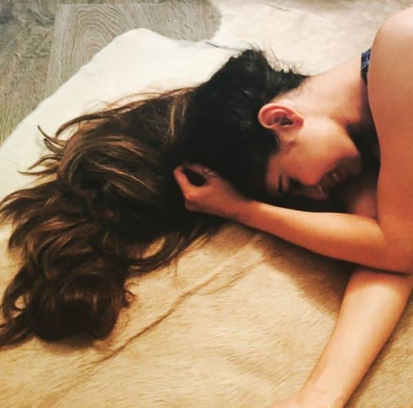 अभिनेत्री मौनी रॉय 