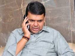 ...म्हणून मुख्यमंत्र्यांनी हळूच मोबाईल काढून हॉट-स्पॉट ऑन केला