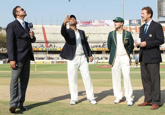 इंग्लंडनंतर टीम इंडिया ऑस्ट्रेलियासोबत चार कसोटी सामने खेळणार आहे. टीम इंडियाची ही मालिका फ्रेबुवारी 2017 मध्ये असणार आहे. बंगळुरु, धरमशाला, रांची आणि पुणे मध्ये हे सामने आयोजित करण्यात आले आहेत. 