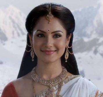 पार्वतीची भूमिका करणाऱ्या पूजा बॅनर्जीच्या बिकिनीवरील फोटोवरून सोशल मिडीयावरुन तिची खिल्ली उडवली जात आहे. 