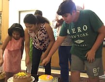 मंगेशकर कुटुंबीयांच्या गेट टुगेदरचे फोटो लतादीदींकडून शेअर