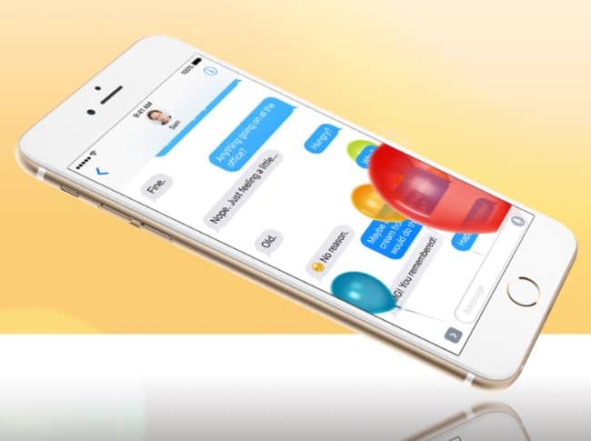 इमोजीः IOS 10 मध्ये अॅपल फोनचे इमोजी बदलण्यात येणार आहेत. शिवाय स्क्रिनवर व्हर्चुअल फुग्यांचं अॅनिमेशन असणार आहे. 