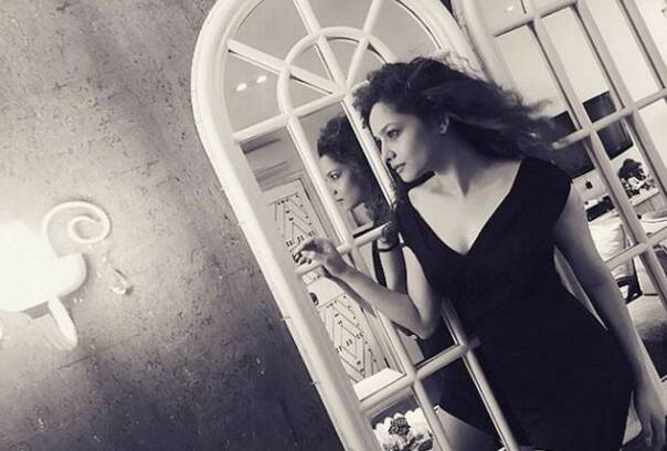 या टीव्ही अभिनेत्रीनं आपले हे फोटो इंस्टाग्रामवर अपलोड केले आहेत. 