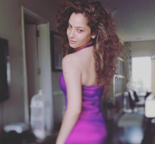 सुशांत लवकरच भारताच्या वन डे टीमचा कर्णधार महेंद्रसिंह धोनीवर बनत असलेल्या चित्रपटात धोनीची व्यक्तीरेखा साकारत आहे.