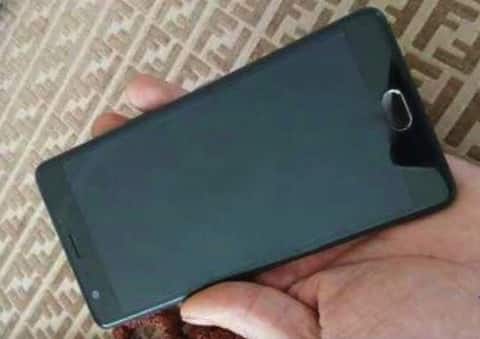 या 8 स्मार्टफोनच्या किंमतीत 15 हजारांपर्यंत कपात या 8 स्मार्टफोनच्या किंमतीत 15 हजारांपर्यंत कपात