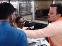 सेनेच्या जि.परिषद सदस्याची गुंडागिरी, बँक कर्मचाऱ्याच्या भडकावली कानशिलात