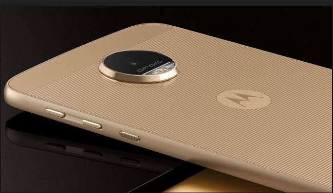 जेबीएल साउंडबूस्ट, मोटो प्रोजेक्टर आणि मोटो पावरपॅक आहे.