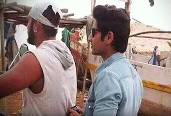 'FU' च्या सेटवर आकाश आहे, याची कुणकुण लागू नये, याचा सर्वतोपरी प्रयत्न सिनेमाची टीम करत आहे. 