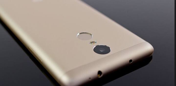 या स्मार्टफोनमध्ये 5 इंच एचडी डिस्प्ले आहे. ज्याचं रेझ्युलेशन 720x1280 पिक्सल आहे. यामध्ये ऑक्टा कोअर क्वॉलकॉम स्नॅपनड्रॅगन 430 प्रोसेसर आहे. 