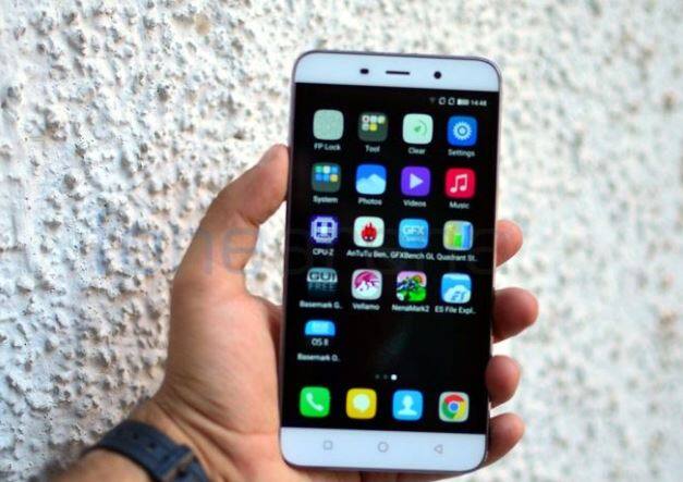 कूलपॅड नोट 3: या स्मार्टफोनची किंमत 6,999 रु. आहे. 13 मेगापिक्सल रिअर कॅमेरा आणि 5 मेगापिक्सल फ्रंट कॅमेरा ही त्याची खासियत आहे. 