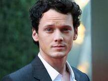 स्वतःच्याच कारखाली चिरडून चित्रपट अभिनेत्याचा मृत्यू