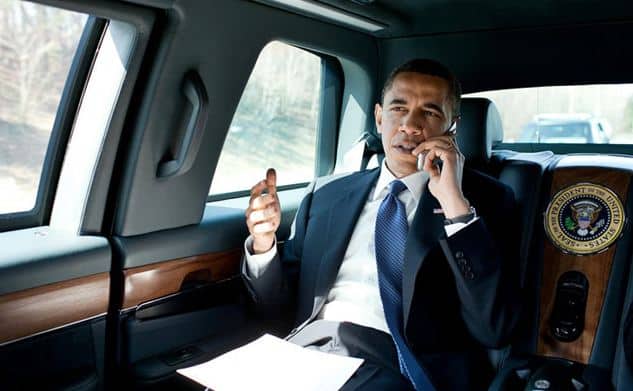 अमेरिका राष्ट्राध्यक्ष बराक ओबामा यांची गाडी अमेरिकेच्या इतर राष्ट्राध्यक्षांपेक्षा वेगळी आहे. या गाडीमध्ये ड्रायव्हरसाठी स्पेशल व्हिडिओ सिस्टिम आहे, ज्याद्वारे ड्रायव्हर अंधार आणि धुक्यामध्ये ही गाडी चालवू शकतो.