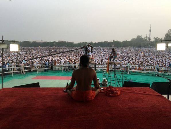 फोटो सौजन्य : रामदेव बाबांचं ट्विटर अकाऊण्ट