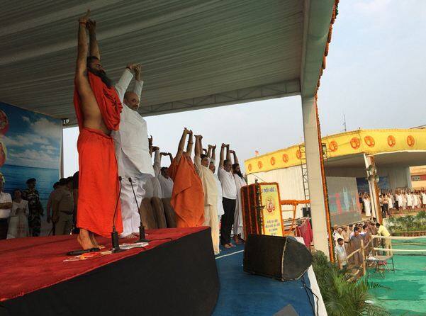 फोटो सौजन्य : रामदेव बाबांचं ट्विटर अकाऊण्ट