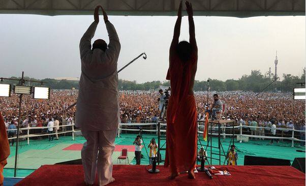 भाजप अध्यक्ष अमित शाहसुद्धा यावेळी उपस्थित होते. 