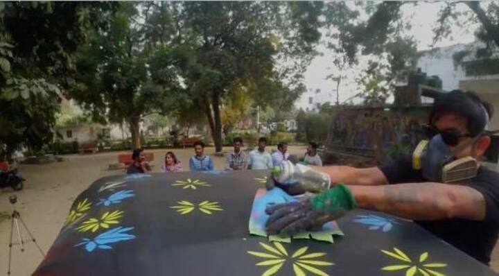 संसद भवन आणि काही 5 स्टार हॉटेलमध्ये रिक्षांना परवानगी नाकारली जाते. मात्र, तरीही मेल्बा या ईको-फ्रेंडली वाहनाचा वापर करतात. 