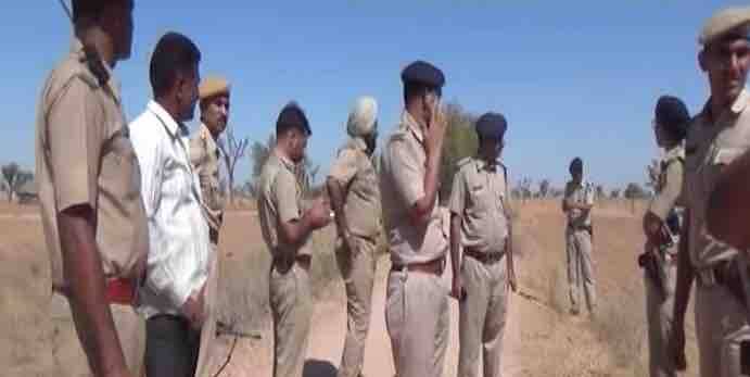 पोलीस कोठडीतून फरार झालेला आनंदपाल हा गुंड गेल्या नऊ महिन्यांपासून पोलिसांना सहज चकवा देतो आहे. राजस्थान, मध्यप्रदेश, हरियाणा, आणि उत्तरप्रदेशचे पोलीस आनंदपालच्या शोधात आहे. पण तो कुठे लपलाय याचा ठिकाणा पोलिसांना अद्याप लागलेला नाही.