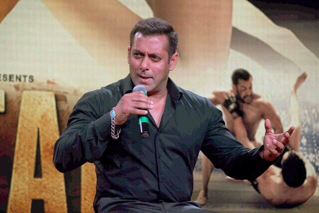 बलात्काराच्या दुर्दैवी घटनेनंतरही रश्मी खचली नाही. आता ती एका कॉर्पोरेट फंडिंगमध्ये महत्त्वाच्या पदावर कार्यरत आहे.