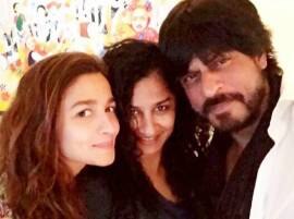 Shah Rukh Khan And Alia Bhatts Film Gets A Title शाहरुख - आलियाच्या नव्या सिनेमाचं नाव ठरलं !