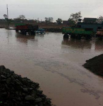 आमीर खान आणि सत्यजित भटकळ यांनी पुढाकार घेऊन दुष्काळाशी दोन हात करण्याच्या उद्देशाने पाणी फाऊंडेशनची स्थापना करण्यात आली. 