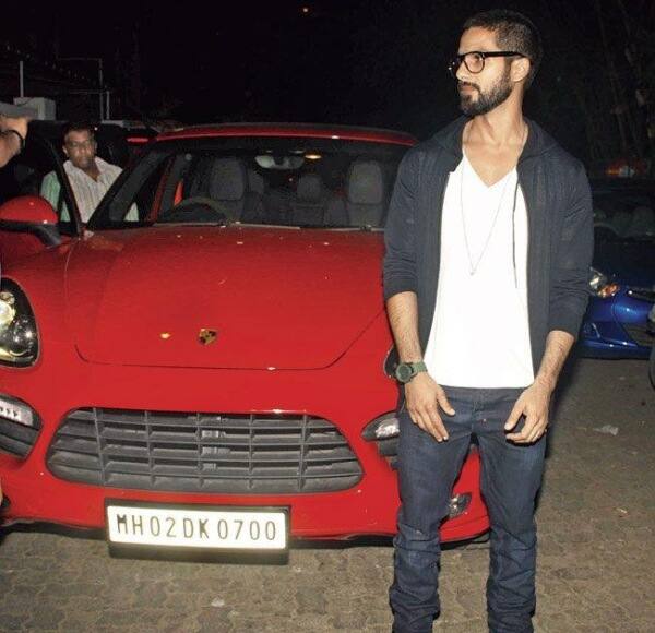 शाहिद कपूरः Porche cayenne, किंमत- 60 लाख