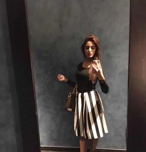 धोनीच्या स्तुतिमुळे माथिरा अनेकदा पाकिस्तानमध्ये चर्चेत असते. 