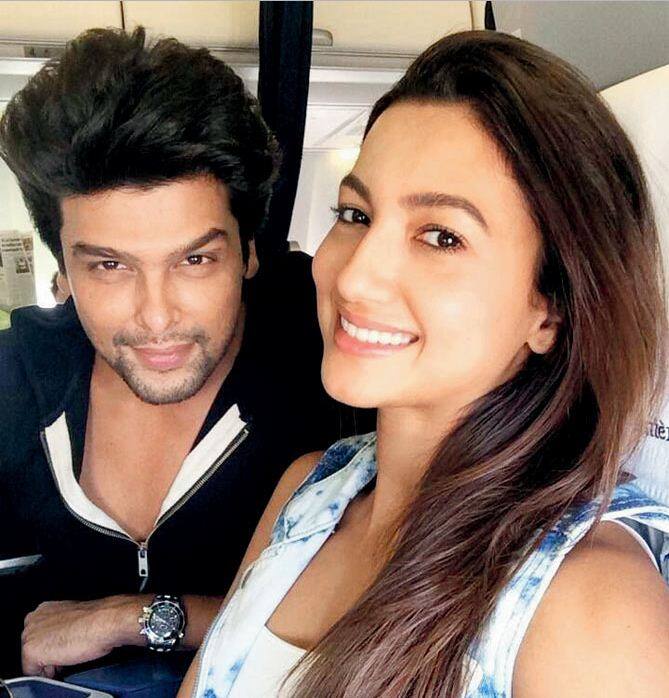 तर याआधील कुशाल आणि अभिनेत्री गौहर खान हे बिग बॉसमध्ये एकमेकांच्या जवळ आले होते. तशीही चर्चाही सुरु होती. 