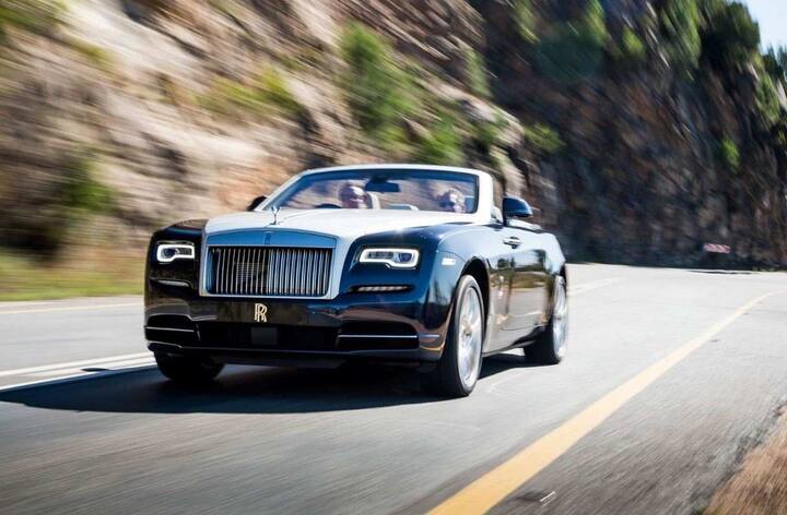 इंजिन स्पेसिफिकेशनचा विचार केल्यास यामध्ये 6.6 लीटर ट्वीन टर्बो वी 112 इंजिन आहे. यामध्ये 550 बीएचपीपेक्षा जास्त पॉवर देतात. 