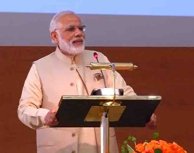 मी वेगवेगळ्या देशांच्या अध्यक्षांना भेटलो नसतो तर भारताचा पंतप्रधान कोण आहे, हे त्यांना समजलं नसतं. मी कुठल्या राजकीय कुटुंबाचा सदस्य नव्हतो, त्यामुळं हे गरजेचं होतं.